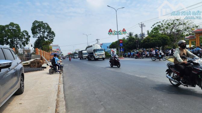 Bán đất 22x48m (1.026m²) gần ngay công viên khu vực 3 thị trấn Đức Hòa, Long An giá 14 tỷ - 1