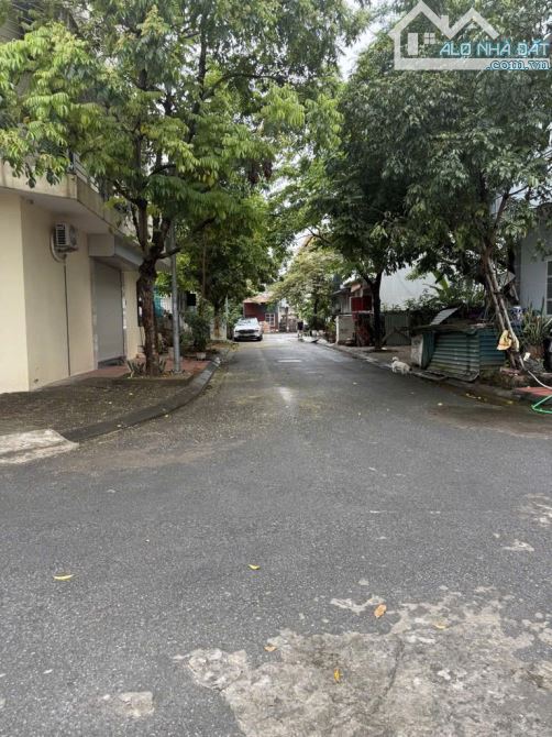TĐC Đông Dư / Đất 60m, 3.9m tiền, 8.3 tỷ/ Ô tô tránh, Vỉa hè, Phân Lô đẹp - 1