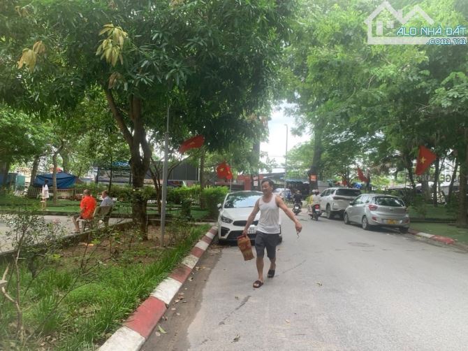 NAM TỪ LIÊM chính chủ gửi căn chung cư 2 ngủ - lô góc cực thoáng mát - sổ đỏ chính chủ vuô - 1