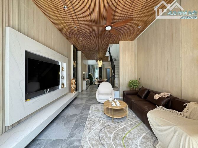 Bán nhà liền kề Đại Kim , 40m², 5 tầng, ô tô vào nhà, giá 12.2 tỷ - 12