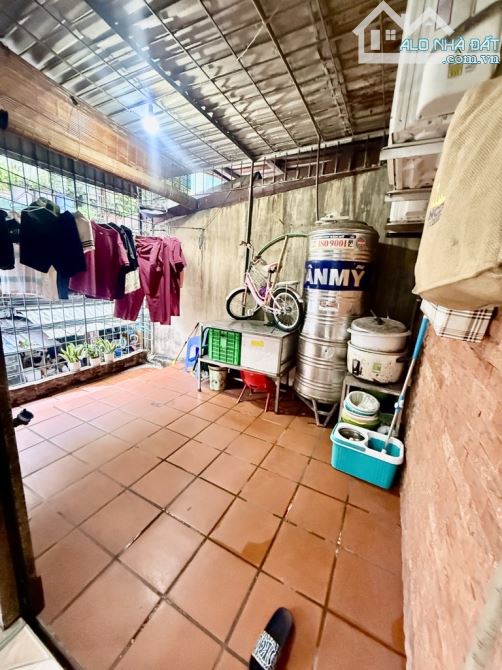 Bán nhà tập thể phố phương mai tt đống đa fun nội thất xịn sò ô tô đỗ cầu thang - 2