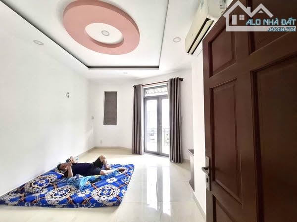 NHÀ ĐẸP GÒ VẤP - GẦN VINCOM QUANG TRUNG - 61M2 - 2TẦNG BTCT - CHỈ 5.5 TỶ - HẺMXE HƠI . - 2