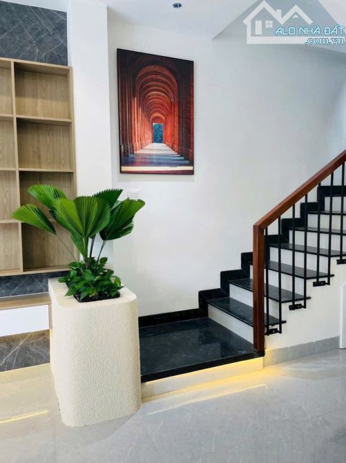 Nhà đẹp long lanh tại Khê Nữ Nguyên khê ( Phúc Thịnh ) ô tô vào nhà - 2