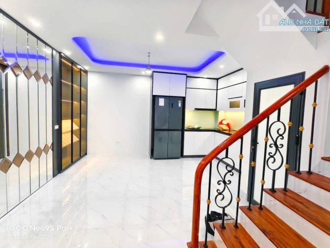 Mặt ngõ Trung Phụng , 51m2 , mt4,6 , ngõ nông , sát phố , full nội thất - 2