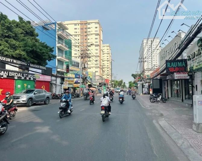 CHỈ 24.7 TỶ! LÔ GÓC 2 MT NGUYỄN XÍ, BÌNH THẠNH – 115M² (5.7X20M) - THU NHẬP 1.1Tỷ/NĂM - 2