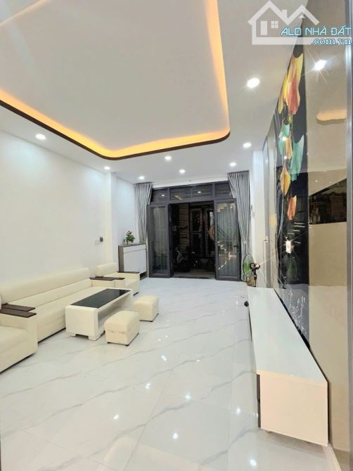 KHU VIP LÊ VĂN QUỚI - HẺM XE HƠI -4,2×10 - SỔ ĐẸP HC ĐỦ-NỞ HẬU TÀI LỘC-CHỈ NHỈNH 4T XÍU. - 2