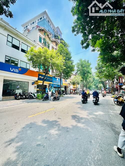 tòa nhà phố lò đúc 251 m2 cho ngân hàng thuê