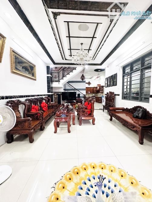 Nhà Góc 2 Mặt Tiền - 4 Tầng Hẻm 6m Thông - DT: 125m² , Gò Vấp, Giáp Tân Bình - 2