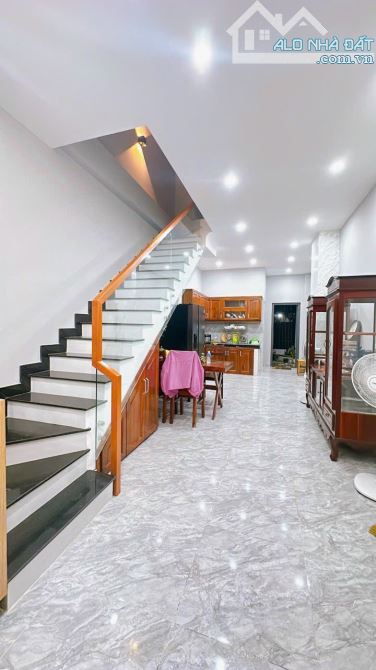 BÁN NHÀ MỚI XÂY ĐẸP 3 TẤM SÁT MẶT TIỀN TÔN ĐẢN Q4 DT 4*19 GIÁ 7TỈ TL KDC HÌNH THẬT - 2