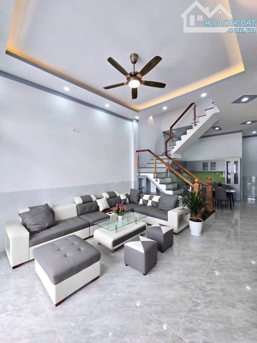 Bán nhà 1 trệt 1 lầu sổ riêng thổ cư p. Hố Nai - 2
