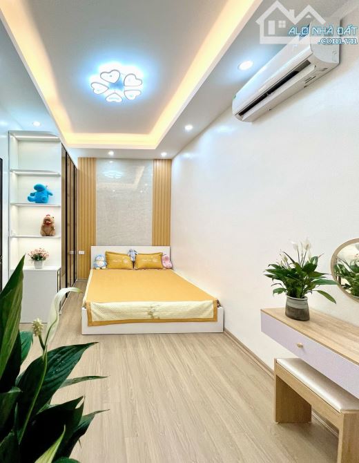 BÁN NHÀ LÔ GÓC SIÊU HIẾM – TÔN ĐỨC THẮNG –25m - 6 tầng - Ô tô  6,38 TỶ ✨ - 2