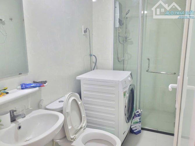 Chung cư 10A Trần Nhật Duật, Quận 1: 75m2, 1p ngủ +, NT, 10,5tr/th - 2