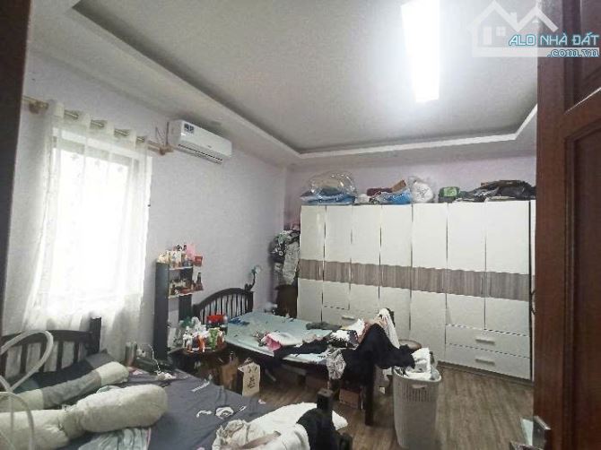 💥Nhà dân xây - lô góc - gần mặt phố - gần ô tô.  👉HOÀNG NHƯ TIẾP. Diện tích 51 m. 4 tầng - 2