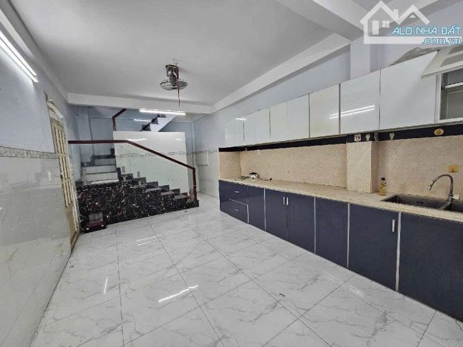 Nhà mặt tiền KD Quận 11-Đường 16M-Giáp Quận 10-Lê Thị Bạch Cát-P13-48m2-3tầng-3PN - 2