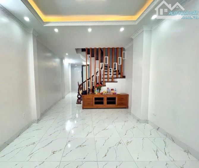 Tam Khương - Ngõ thông - Gần ô tô - Nhà dân xây chắc chắc - Mặt tiền 6,1m - Gần TTTM - 2