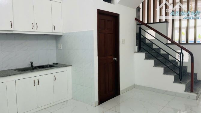 CHỦ NGỘP CẦN BÁN NHÀ 1 TRỆT 2 LẦU MẶT TIỀN HOÀNG HỮU NAM QUẬN 9 58M2/1TY860 SHR - 2