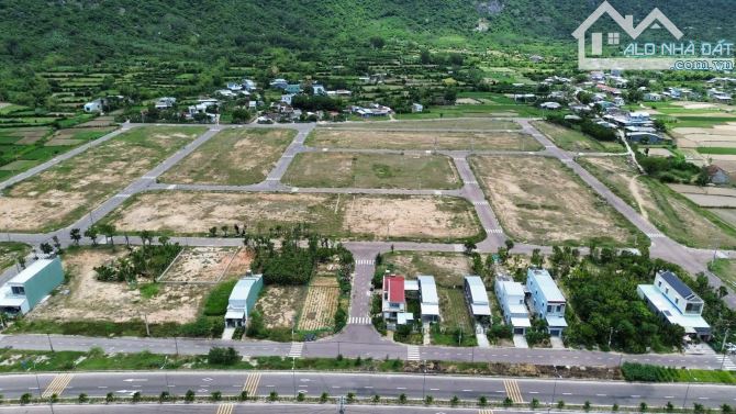 Bán lô đất Cát Tiến cách Biển 700m giá 1ty090/200m2 - 2