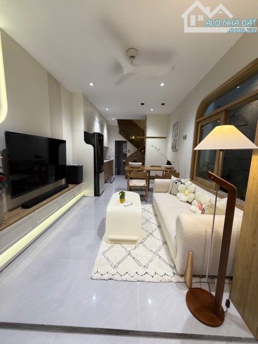 🔥 Bán nhà 5.5 tỷ -35 m2 - khu Hoàng Cầu, trung tâm Hà Nội 🔥 - 2