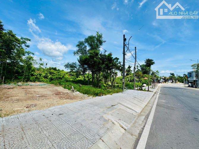 BÁN ĐẤT MẶT TIỀN KINH DOANH ĐỐI DIỆN LÀNG HƯƠNG HUẾ - 2