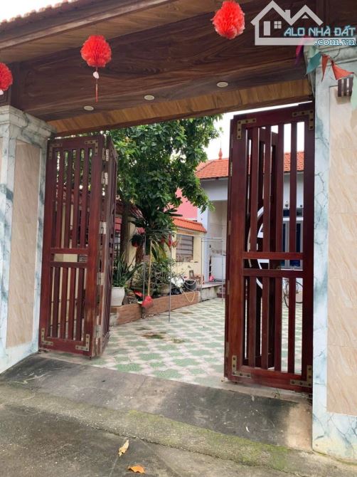 🌸🌸 Tìm đâu ra lô thứ 2 👉 chỉ với 1 tỷ7 xx  đã có ngay ngôi nhà cấp 4 lát sân sạch sẽ đẹ - 2