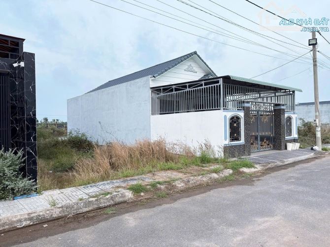 BÁN ĐẤT ĐƯỜNG NHÁNH TUYẾN TRÁNH QL56 , HOÀ LONG, DT: 7x24,5 Giá 1tỷ980tr - 2