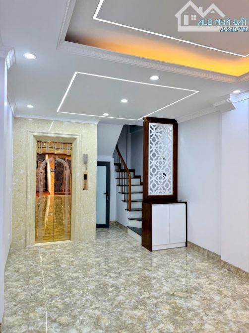 Bán nhà phố Hồ Tùng Mậu, Cầu Giấy,35m2, 5 tầng , thang máy,lô góc   ô tô 50m, chỉ 8,2 tỷ - 2