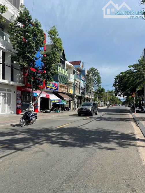 Bá.nn căn nhà mặt T.iềnn đường Nguyễn Hữu Thọ, Phường phước hiệp, TP Bà Rịa, giá 9.8  tỷ - 2