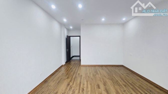 Trương Định - 37m2 - 5 Tầng - OTO đỗ cửa - 30m ra mặt phố - Hơn 8.1 tỷ có thương lượng - 2