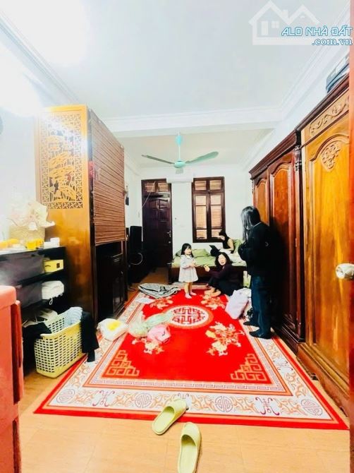 PHỐ VIP LÁNG HẠ - CÁCH PHỐ 5M - BÃI XE CẠNH NHÀ - KINH DOANH SẦM UẤT - ĐỐNG ĐA - 13.6 TỶ - 2