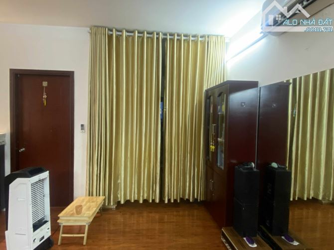 Bán chung cư hòa bình 6 Tầng Trung 100m giá hơn 8 Tỷ - 2