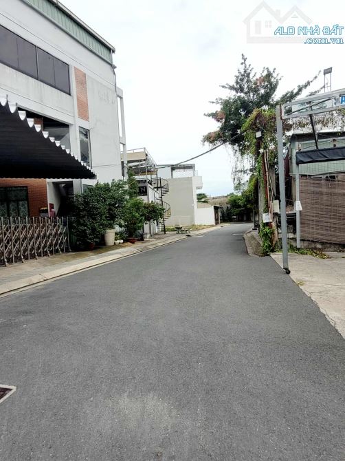 ĐẤT 60M CHỈ 5,798 TỶ, HẺM XE HƠI 90M RA PHẠM VĂN ĐỒNG, KHU PHÂN LÔ XÂY ĐƯỢC 7 TẦNG - 1