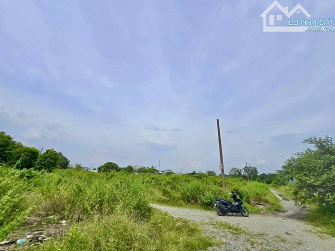 BÁN 714m2 Đất, Lô góc, Full thổ cư, view sông, giá chỉ 51tr/m2 - 2