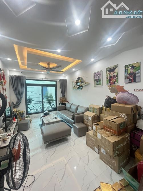 Bán nhà 5 tầng x 38m2 x7.99 tỷ Nhà đẹp thiết kế hiện đại, khu vực Mậu Lương - 2