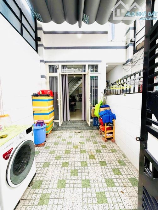 Bán nhà hẻm xe hơi giáp phú mỹ hưng DT: 4*22 giá 6xtoi - 2