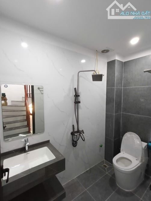 CĂN DUY NHẤT SÁT QUỐC LỘ 32, Ô TÔ CỬA DT 38M2x5T 6 NGỦ GIÁ 5.x TỶ CÓ THƯƠNG LƯỢNG - 2