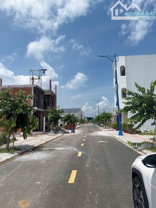 Bán Đất Tái Định Cư Hoà Long, TP Bà Rịa, DT: 5x18 Giá 2tỷ380tr - 2