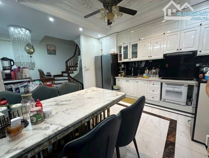 Bán nhà Phố Dương Khuê, 32m2, 5 tầng, lô góc 2 thoáng, MT 5m, gần phố, nhỉnh 7 tỷ - 2