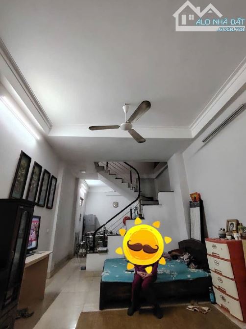 Nhà Ô Cách 45m2-3 phòng ngủ- 5.9 tỷ , gần mặt phố, bệnh viện Đức Giang - 2