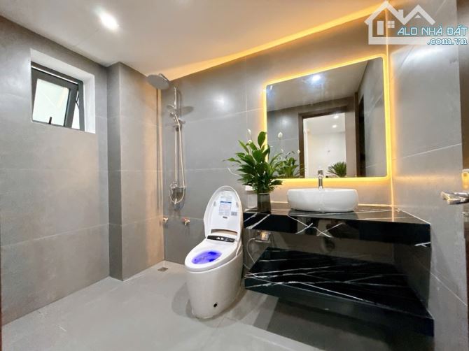 🏡 Hoa Lư - Phố Vip- Oto đỗ cổng- 46 M ,5 Tầng TM- Cách Oto Tránh ChỈ 30M. Mt rộng - 2