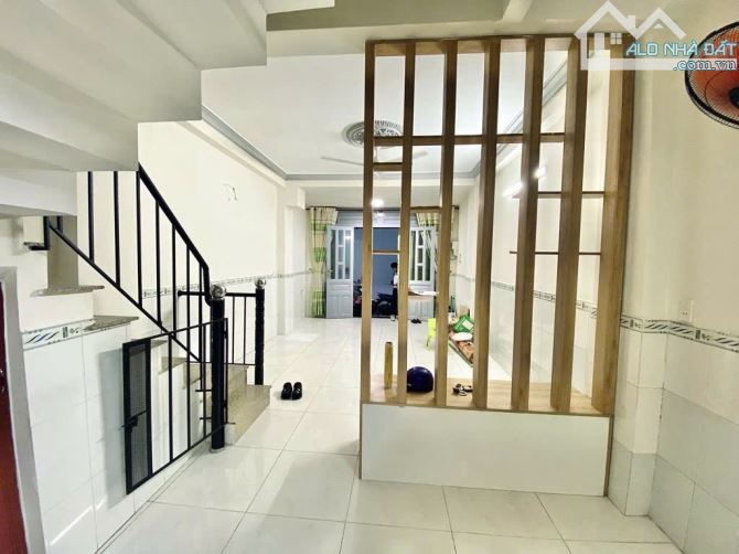BÁN NHÀ GẦN HỒ ĐẮC DI, TÂY THẠNH, TÂN PHÚ - NHÀ NGANG 4M, 3 TẦNG, HẺM 4M. GIÁ NHỈNH 5 TỶ - 2