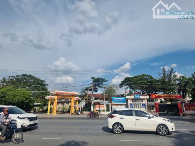Bán đất 22x48m (1.026m²) gần ngay công viên khu vực 3 thị trấn Đức Hòa, Long An giá 14 tỷ - 2