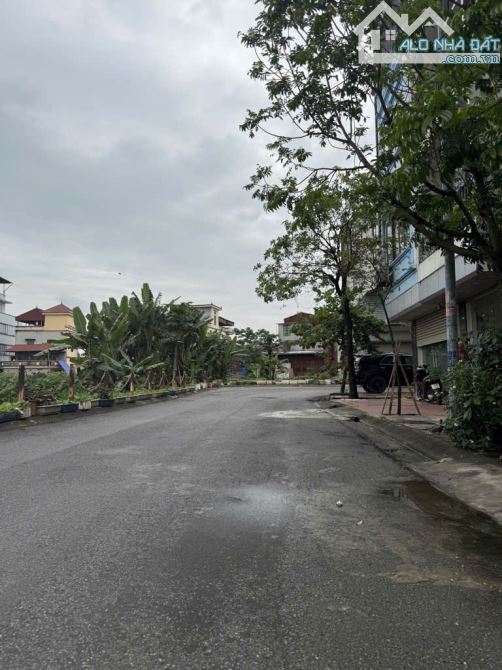 TĐC Đông Dư / Đất 60m, 3.9m tiền, 8.3 tỷ/ Ô tô tránh, Vỉa hè, Phân Lô đẹp - 2