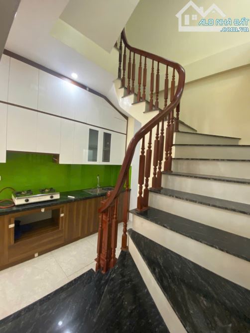 Cho thuê nhà Khuyến Lương, Hoàng Mai, 5 tầng, 35m2, 4 ngủ vào ngay - 2