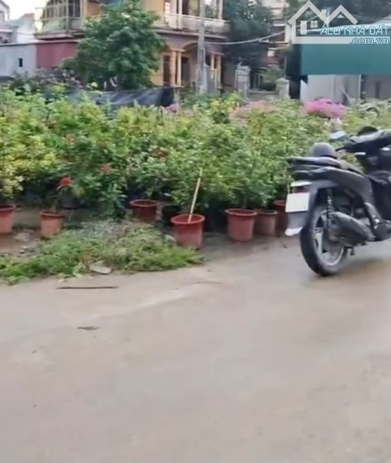 Nhỉnh 4.x tỷ/ 76 m2 / 5 M tiền/Phụng công.văn giang - 2