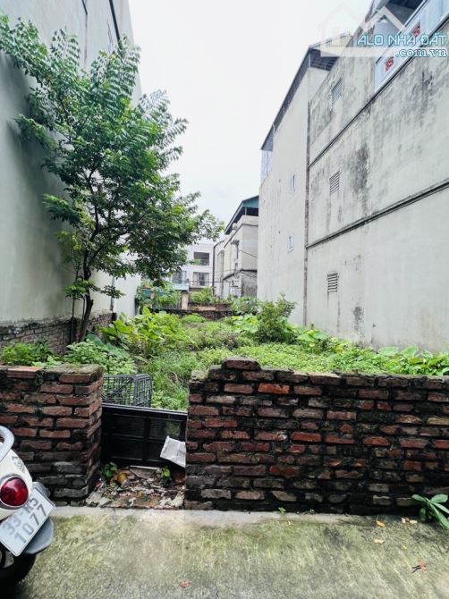 HIẾM nhất phố ĐÀM QUANG TRUNG cầu vĩnh tuy lô đất còn sót lại giá nhỉnh 7x tỷ thương lượng - 2