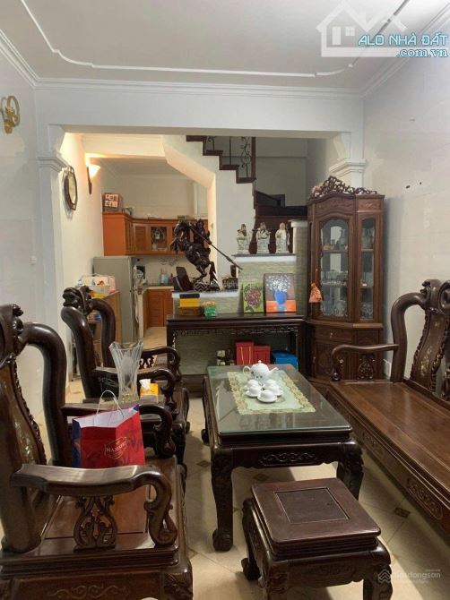 Cho thuê nhà nguyên căn ngõ 58 Đào Tấn,Cống Vị, Ba Đình, 50m 3 tầng, giá 13tr - 2