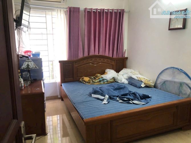 Cho thuê nhà ở ngõ 2 Cầu Bươu, Thanh Trì. Hà Nội , DT 35m 4.5 tầng, giá 10tr - 2