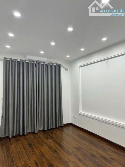 Cho thuê nhà nguyên căn ngõ 46 Định Công Thượng, Hoàng Mai
, DT 35m 4.5 tầng, giá 13tr - 2