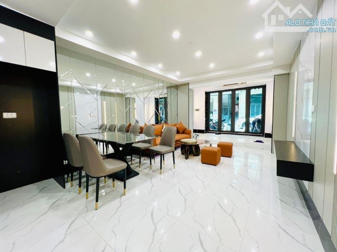 Chủ nhờ bán tập thể Doãn Kế Thiện, tầng 1, đủ nội thất mới, 3 ngủ ô tô đỗ cửa - 2