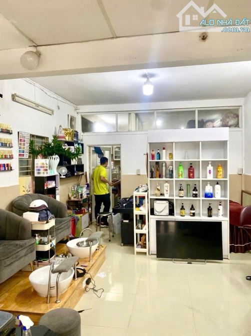Bán nhà hẻm xe hơi quận 3,Lê Văn Sỹ, 3 Tầng,68m2, nở hậu 5.8m,cho thuê 380tr/năm, 13.x Tỷ - 3